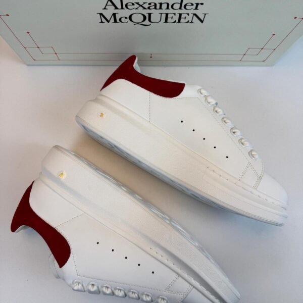 Alexander McQueen "ROYAL RED"