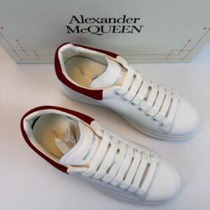 Alexander McQueen "ROYAL RED"