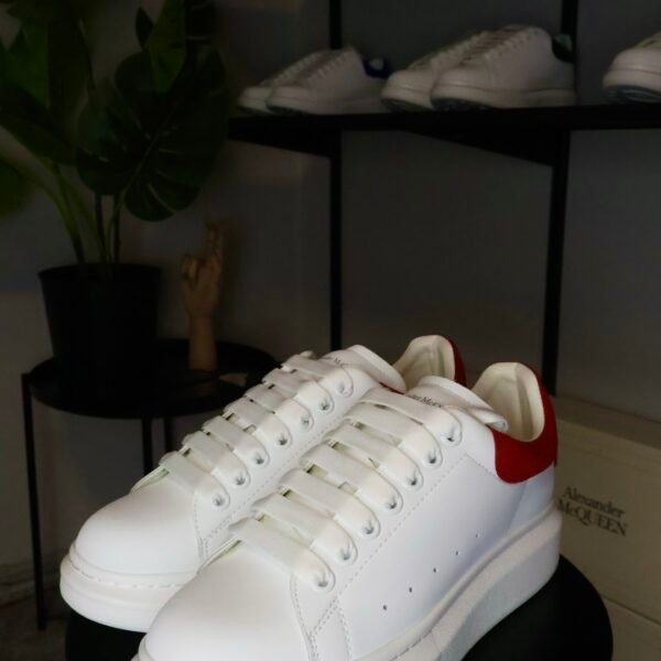 Alexander McQueen "ROYAL RED"