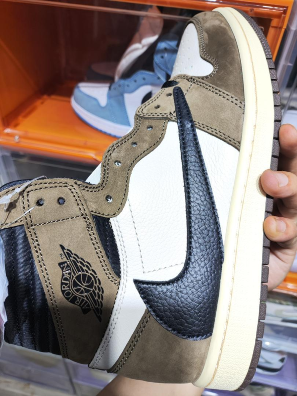 Air Jordan x Travis Scott Retro High "Mocha" - Image 4