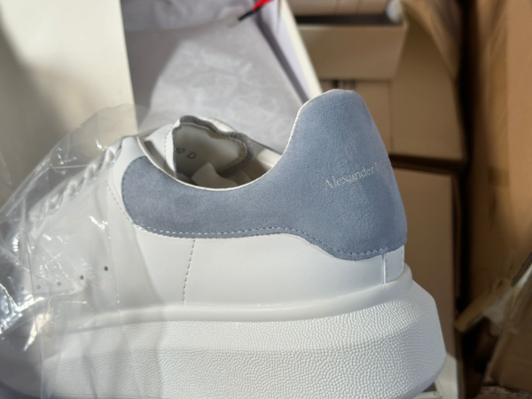 Alexander McQueen "LIGHT BLUE" - Slika 11