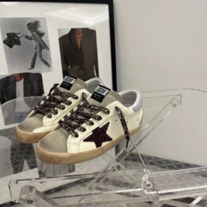Golden Goose "Cream White - Red Star"