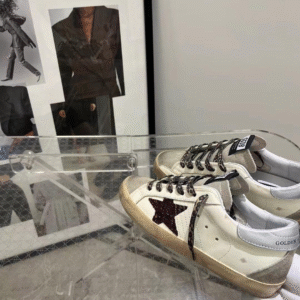 Golden Goose "Cream White - Red Star"