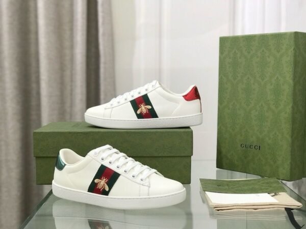 Gucci White Leather With Bee