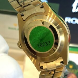 Wednesday Gold / Green