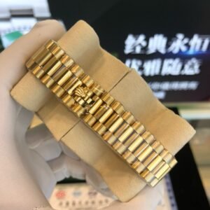 Wednesday Gold / Green