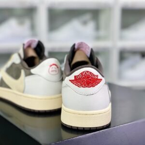 Jordan Travis Scott Light Mocha
