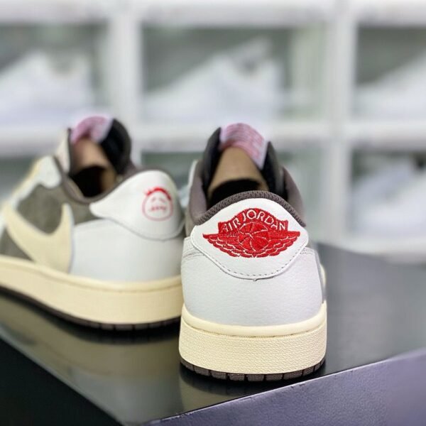 Jordan Travis Scott Light Mocha