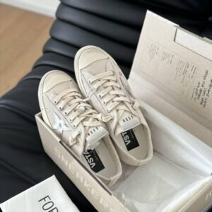 Golden Goose Flower / Grey Star