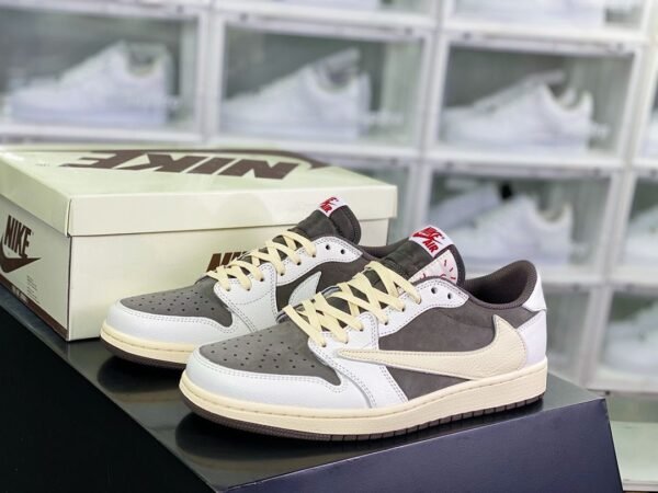 Jordan Travis Scott Light Mocha