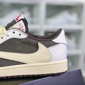 Jordan Travis Scott Light Mocha