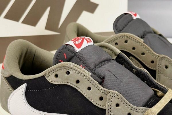 Jordan x Travis Scott Black Olive - Slika 3