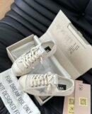Golden Goose Flower / Grey Star