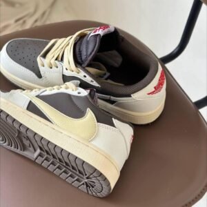 Jordan Travis Scott Light Mocha