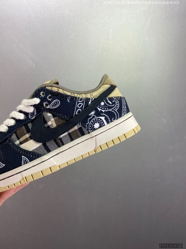 Nike x Travis Scott Dunk Low - Slika 5