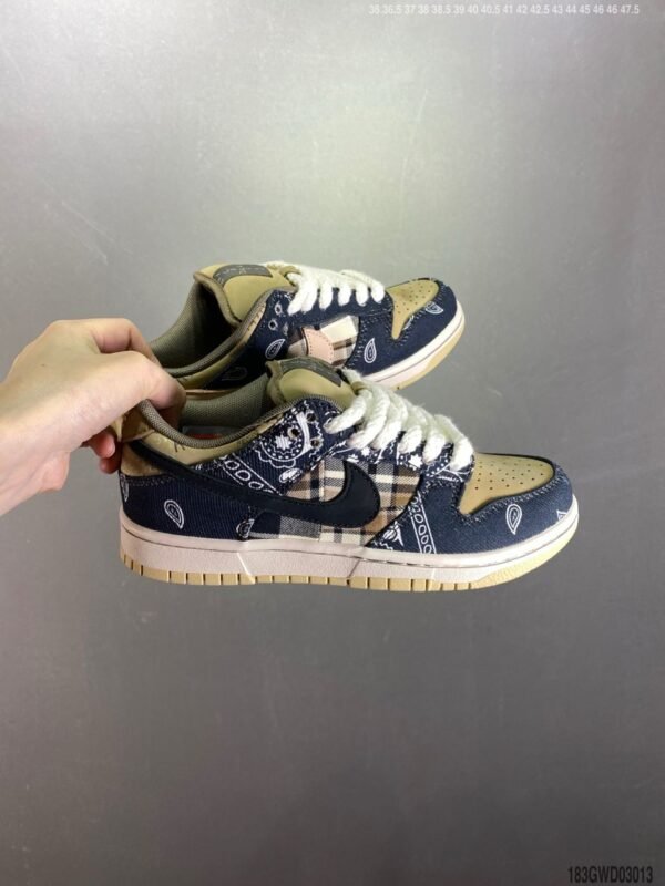 Nike x Travis Scott Dunk Low - Slika 7