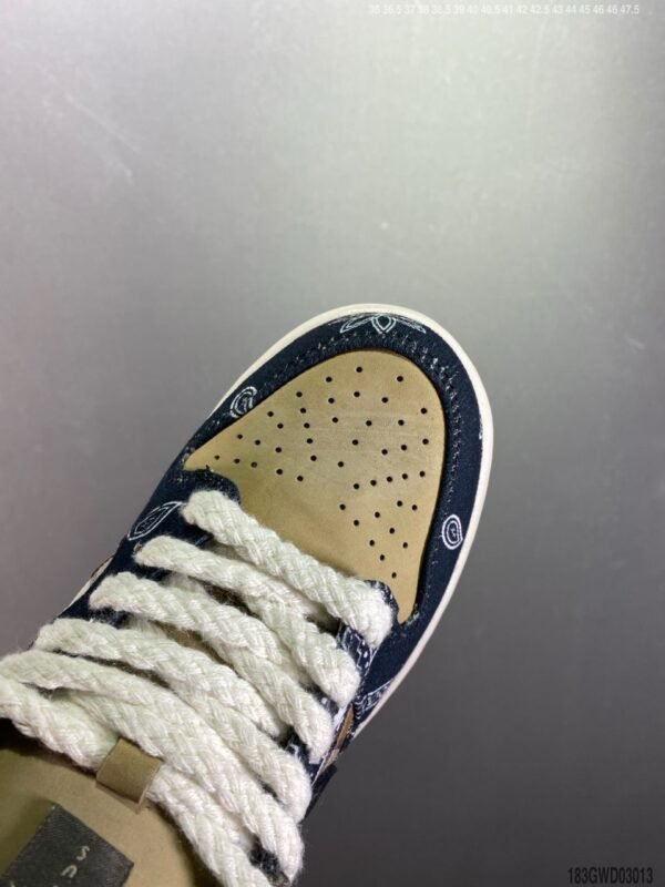 Nike x Travis Scott Dunk Low - Slika 4