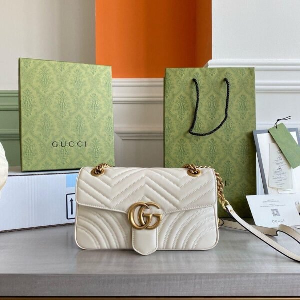 Gucci Marmont shoulder bag BIJELA, MEDIUM