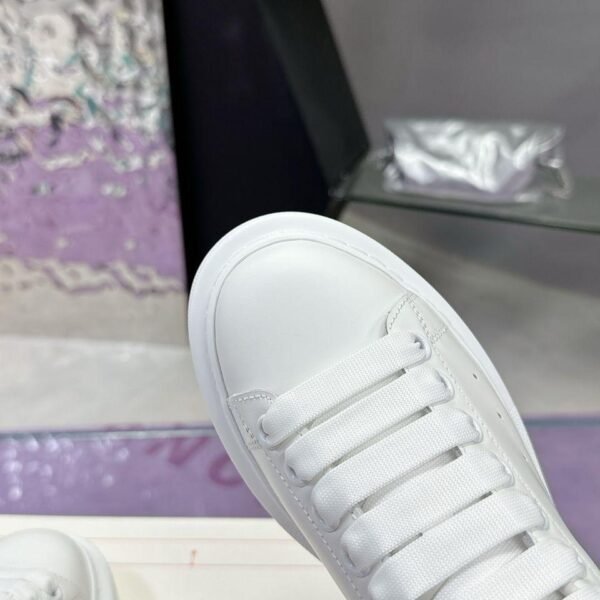 Alexander McQueen Shiny Black / White