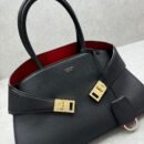 Salvatore Ferragamo Hug medium crna