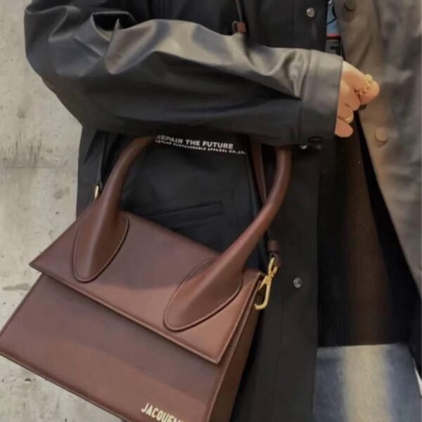 JACQUEMUS Le Chiquito Noeud Leather top handle bag smeđa