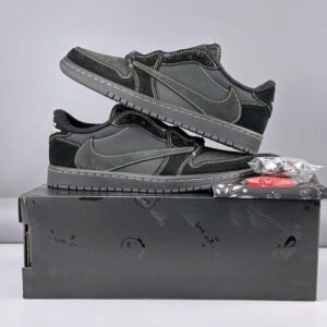 Jordan x Travis Scott Black / Dark Mocha