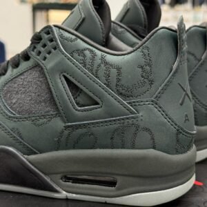 Air Jordan 4 Retro KAWS Black