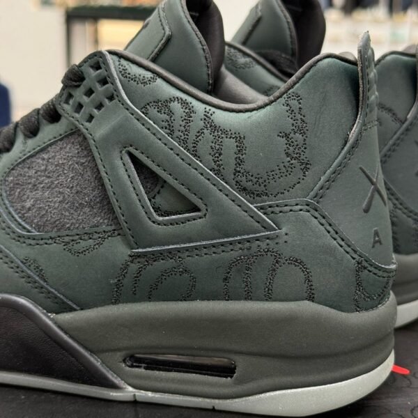 Air Jordan 4 Retro KAWS Black