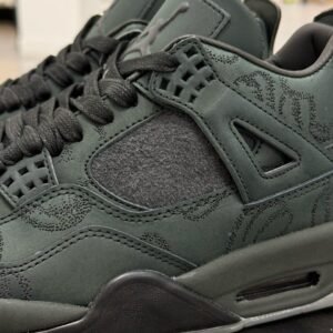 Air Jordan 4 Retro KAWS Black