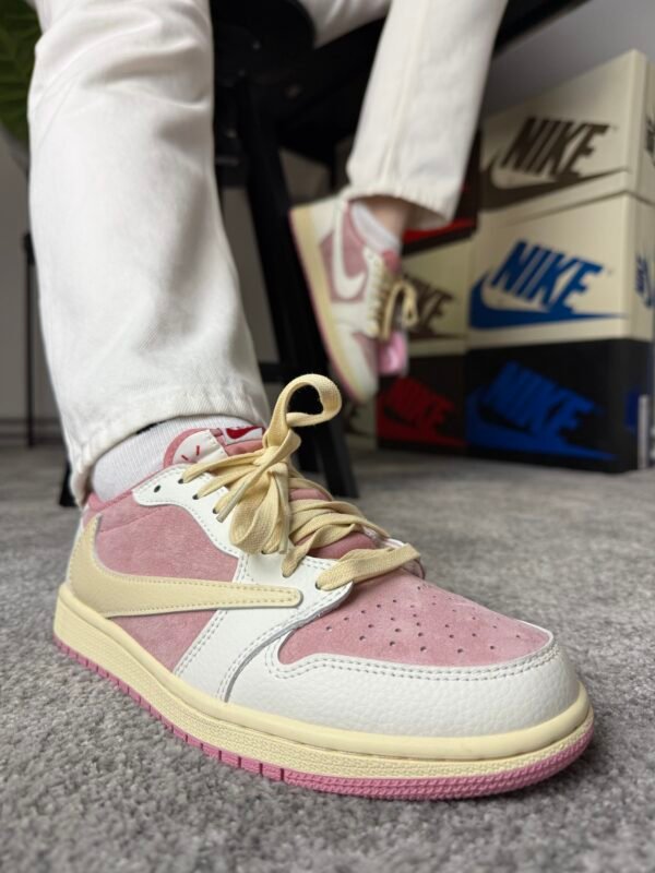 Jordan x Travis Scott Shy Pink - Slika 2
