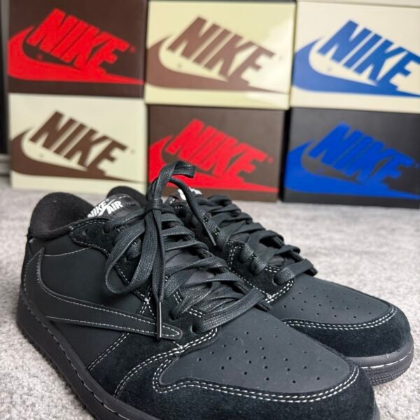 Jordan x Travis Scott Black / Dark Mocha