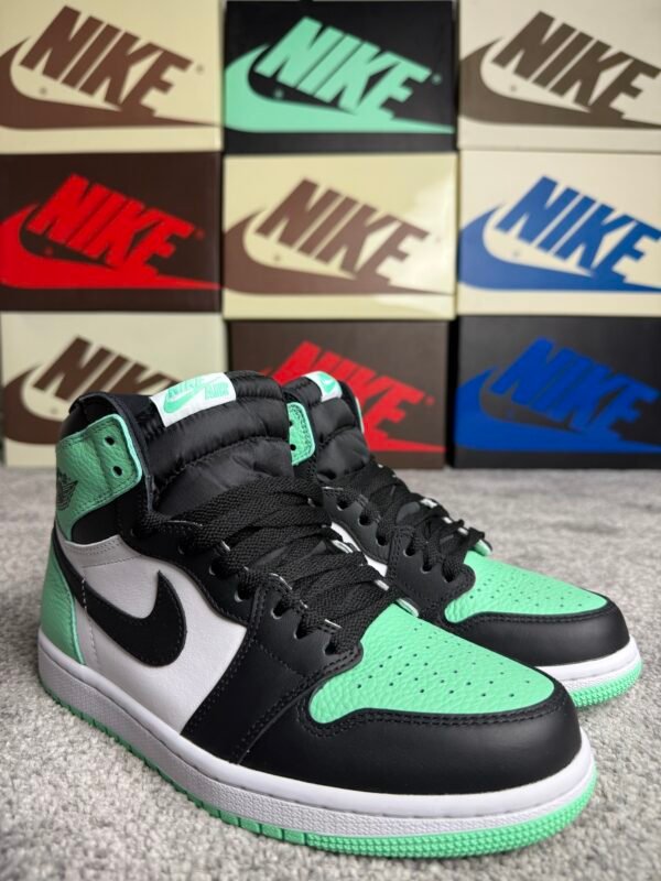 Air Jordan 1 Retro Green Glow - Slika 4