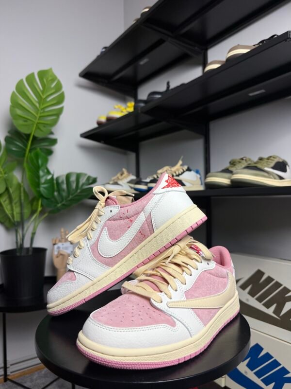 Jordan x Travis Scott Shy Pink - Slika 4