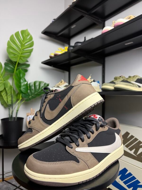 Jordan x Travis Scott Cactus Jack - Slika 2