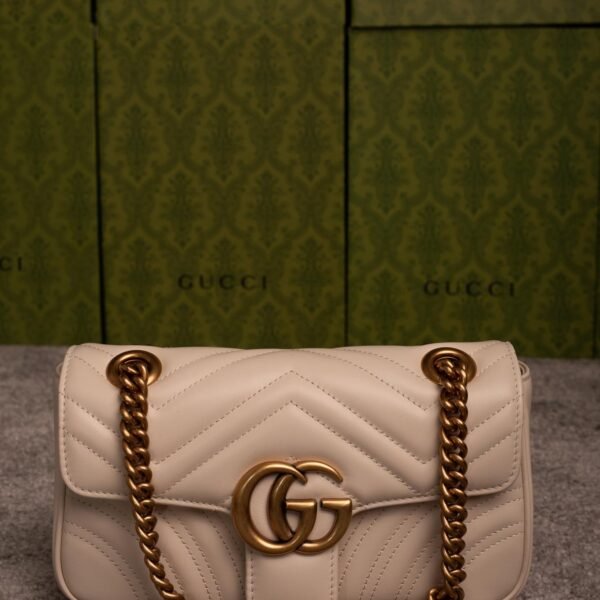 Gucci Gg Marmont Matelassé Leather Bag