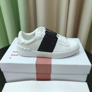 Valentino Garavani Rockstud White/Black