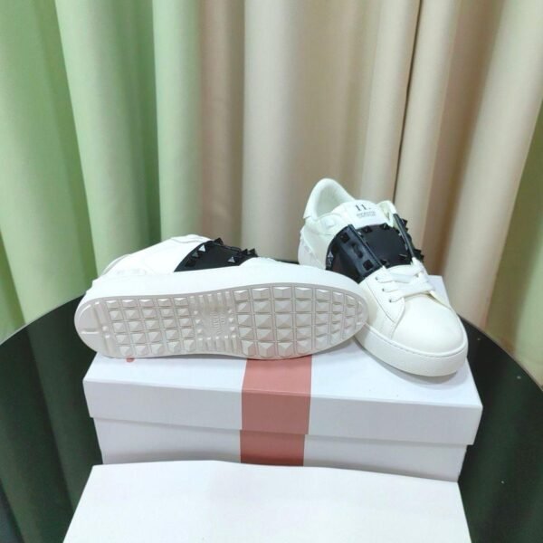 Valentino Garavani Rockstud White/Black