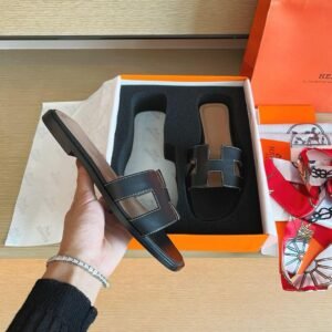 Hermes Oran Black