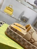 Gucci Sandale Monogram platform beige