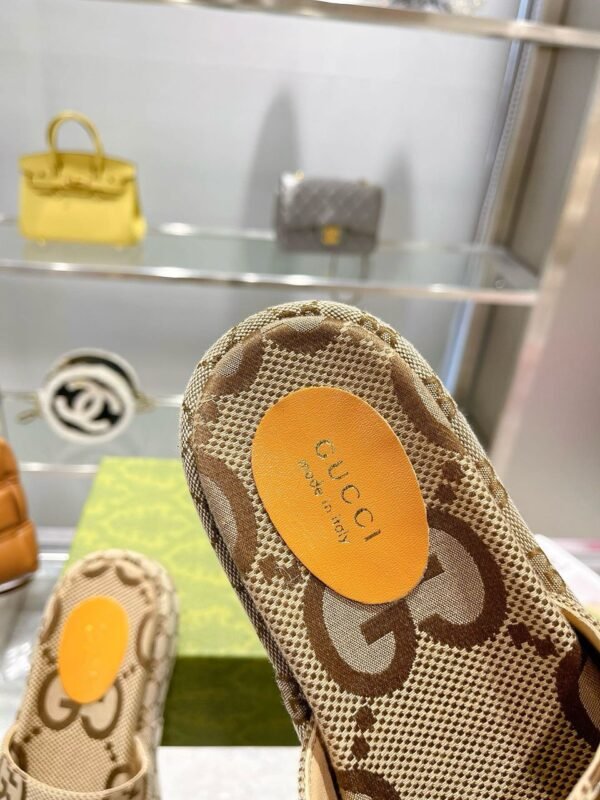Gucci Sandale Monogram platform beige - Slika 3