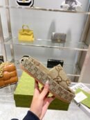 Gucci Sandale Monogram platform beige