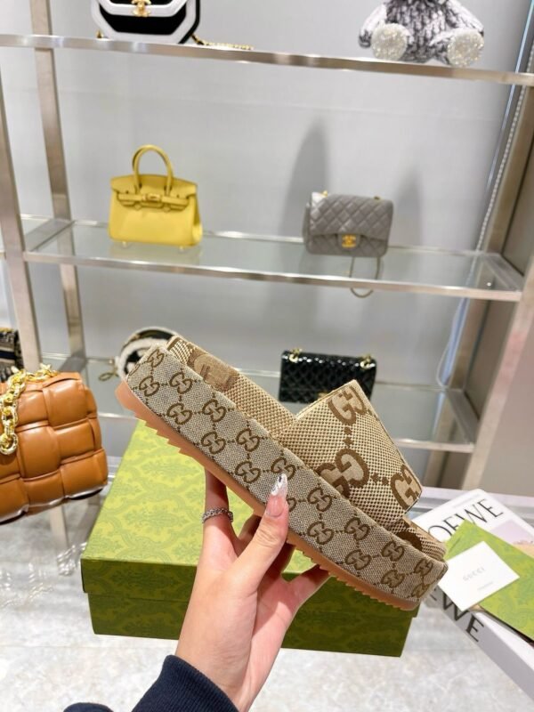 Gucci Sandale Monogram platform beige - Slika 5