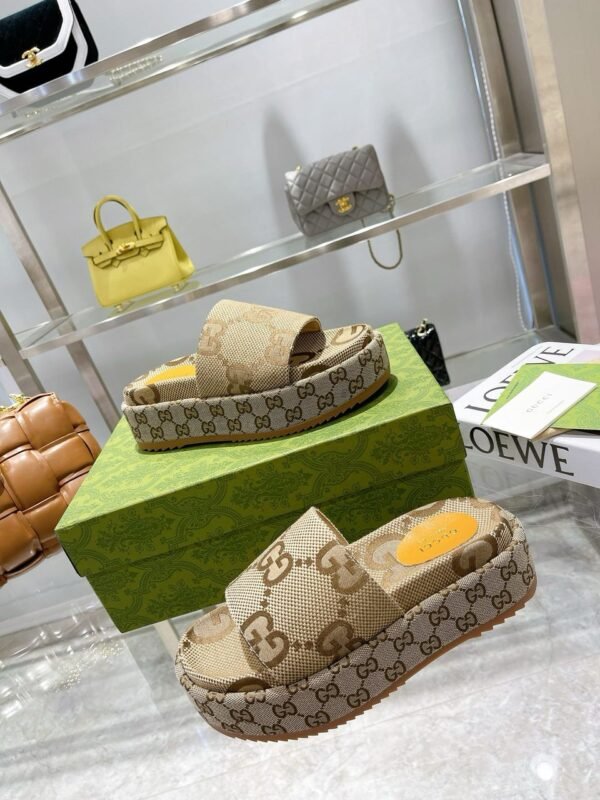 Gucci Sandale Monogram platform beige - Slika 10