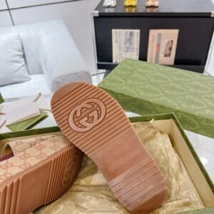 Gucci Sandale "Beige Brown" GG platform