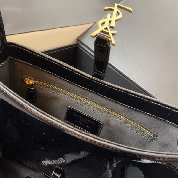 YSL Saint Laurent Le 5 à 7 Hobo Black "Patent leather"