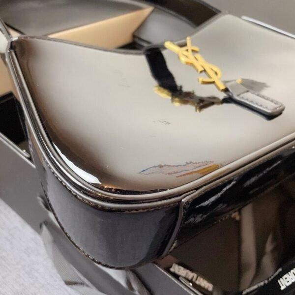 YSL Saint Laurent Le 5 à 7 Hobo Black "Patent leather"