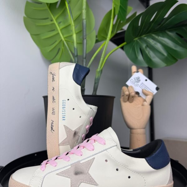 Golden Goose Super Star "Love is all we need"