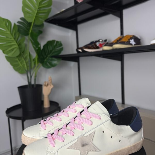 Golden Goose Super Star "Love is all we need"