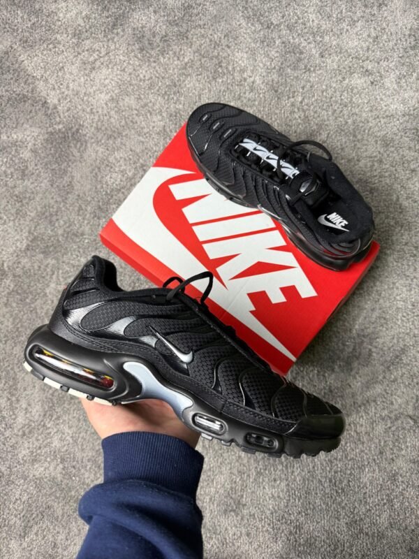 Nike AIR MAX PLUS BLACK TN bijeli nike logo - Slika 2