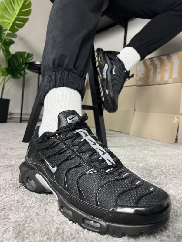 Nike AIR MAX PLUS BLACK TN bijeli nike logo - Slika 3